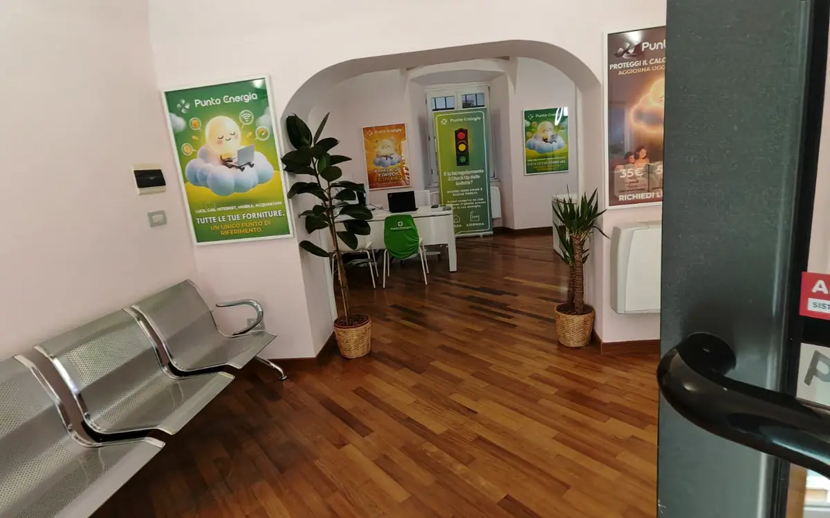 Ingresso interno della sede Punto Energia di Busalla