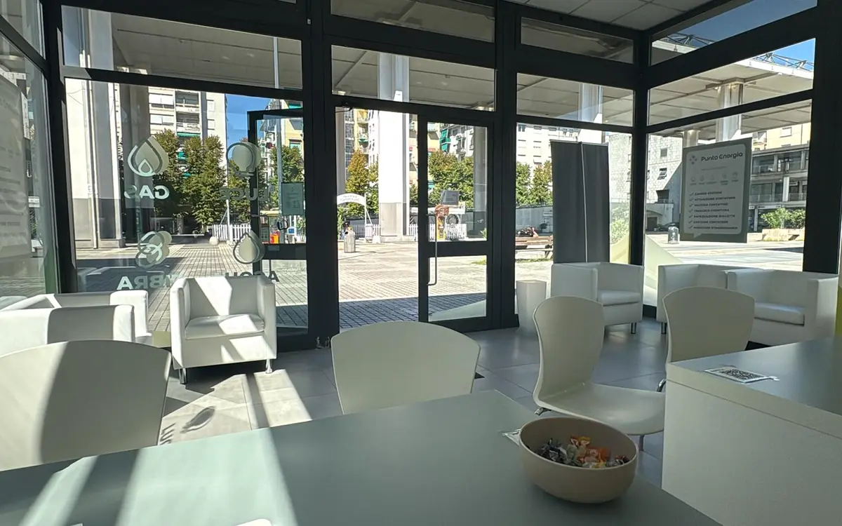Area accoglienza della sede Punto Energia di La Spezia
